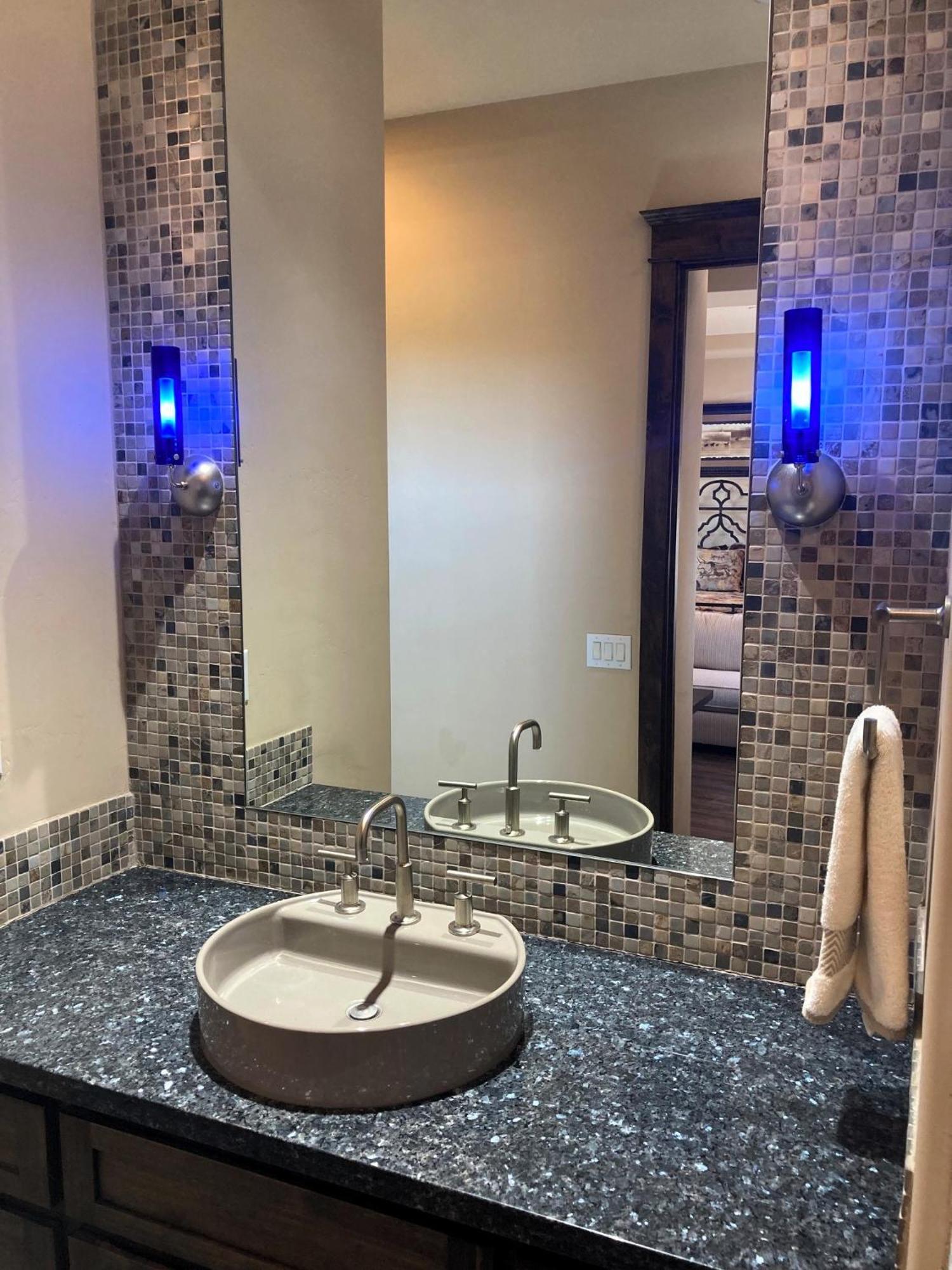 Private Pool & Hot Tub, Retreat - Large Luxury Smart