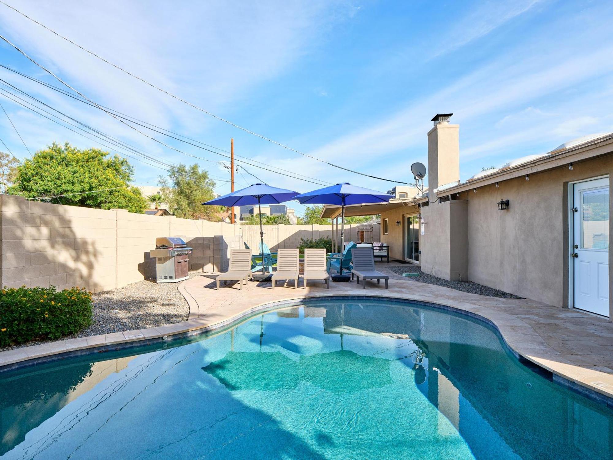 Old Town Saguaro - Private Pool, Fire Pit & Games Holiday home Scottsdale