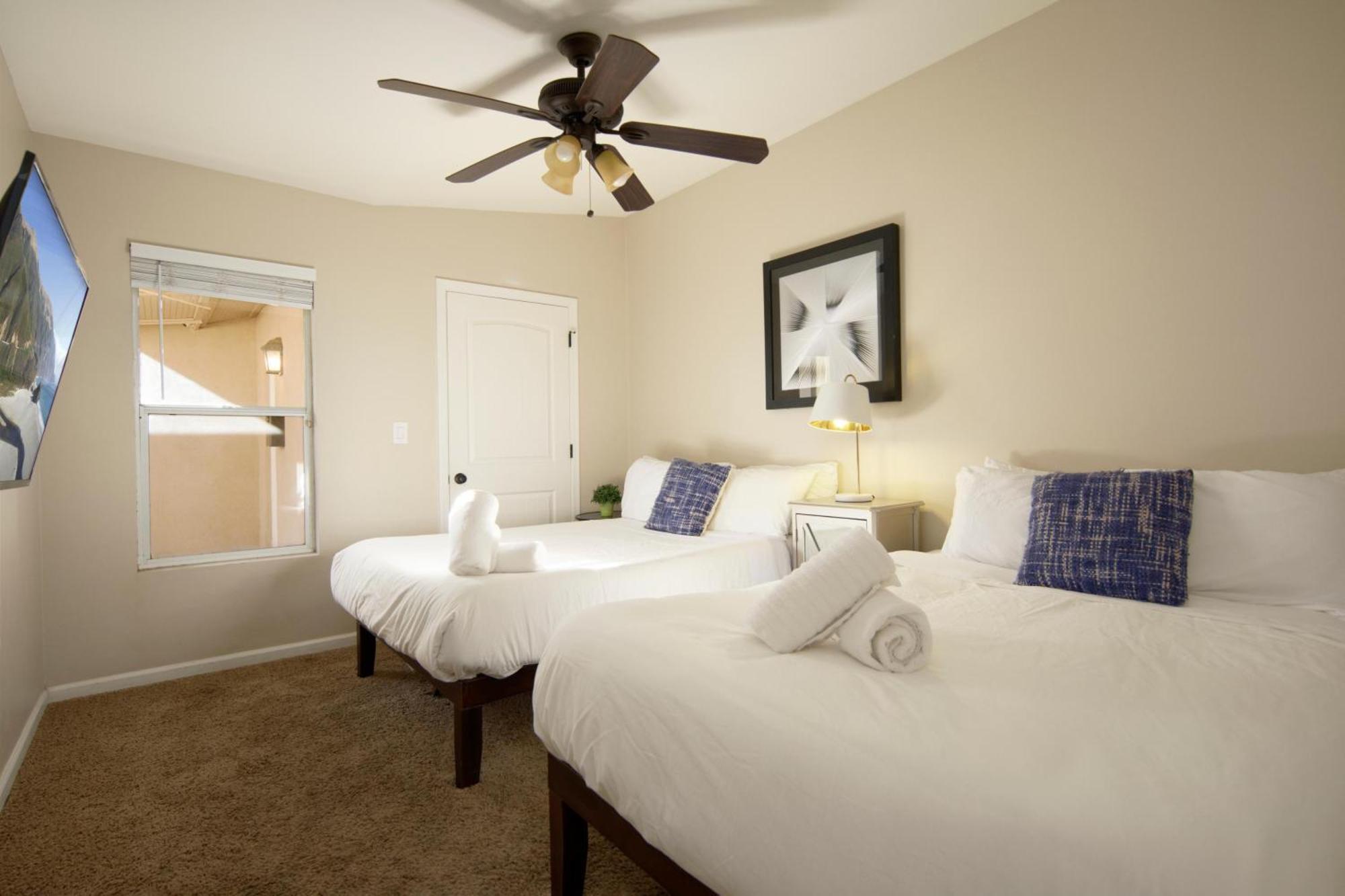 Old Town Saguaro - Private Pool, Fire Pit & Games * Scottsdale