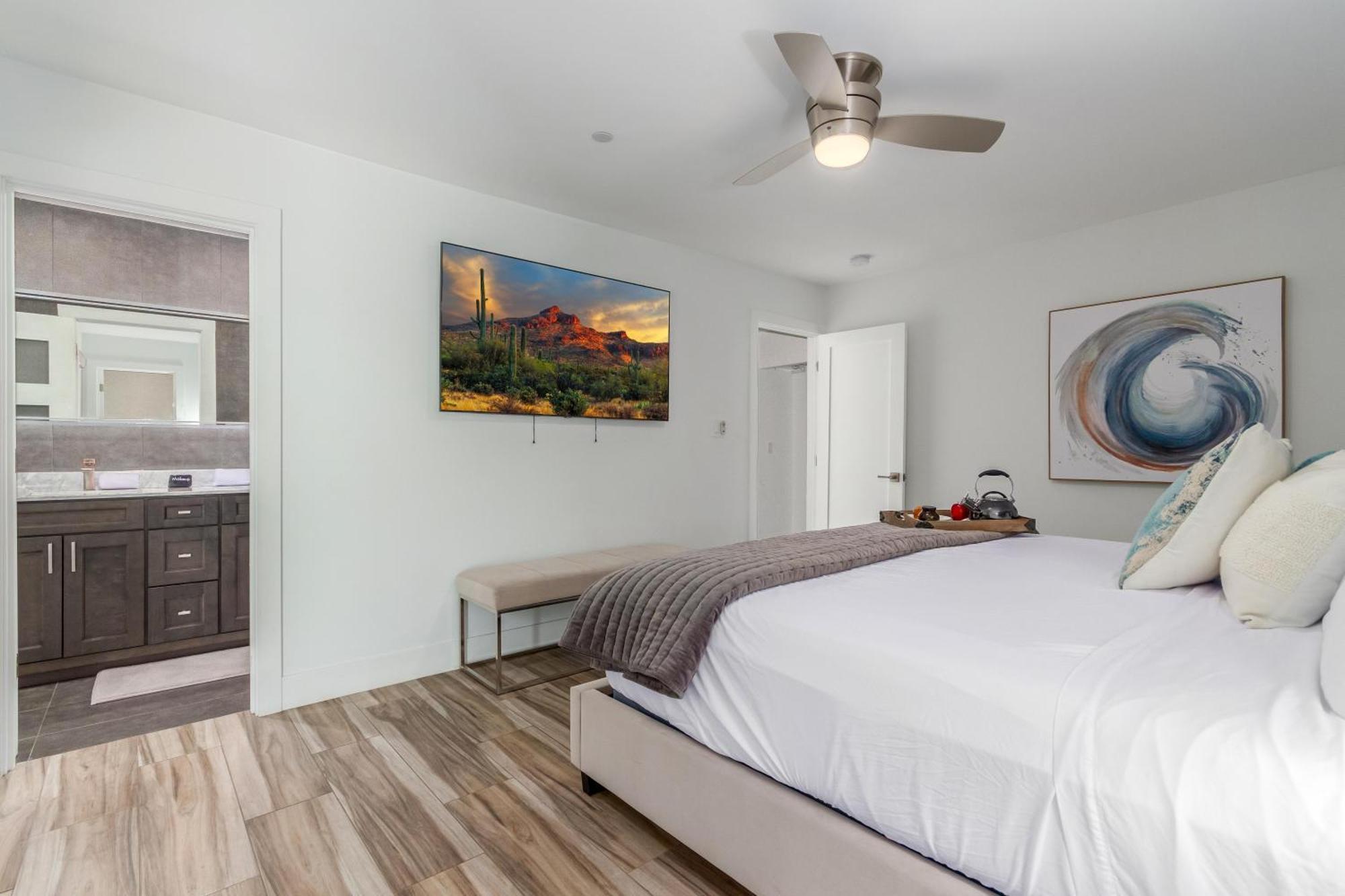 Holiday home Desert Daze - Pool Heat Available - Fire Pit & Canal Access *
