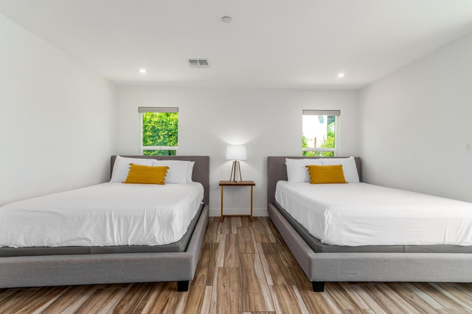 Desert Daze - Pool Heat Available - Fire Pit & Canal Access Holiday home Scottsdale