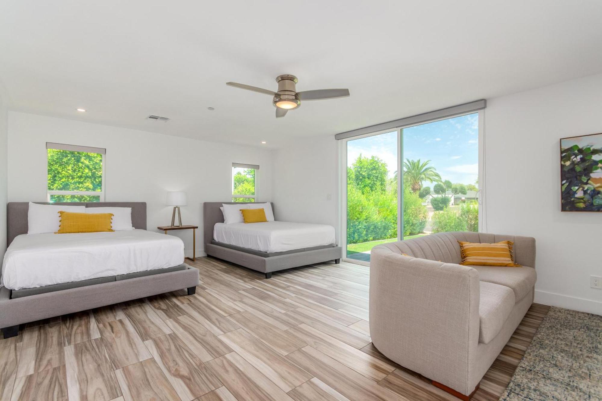 Holiday home Desert Daze - Pool Heat Available - Fire Pit & Canal Access Scottsdale