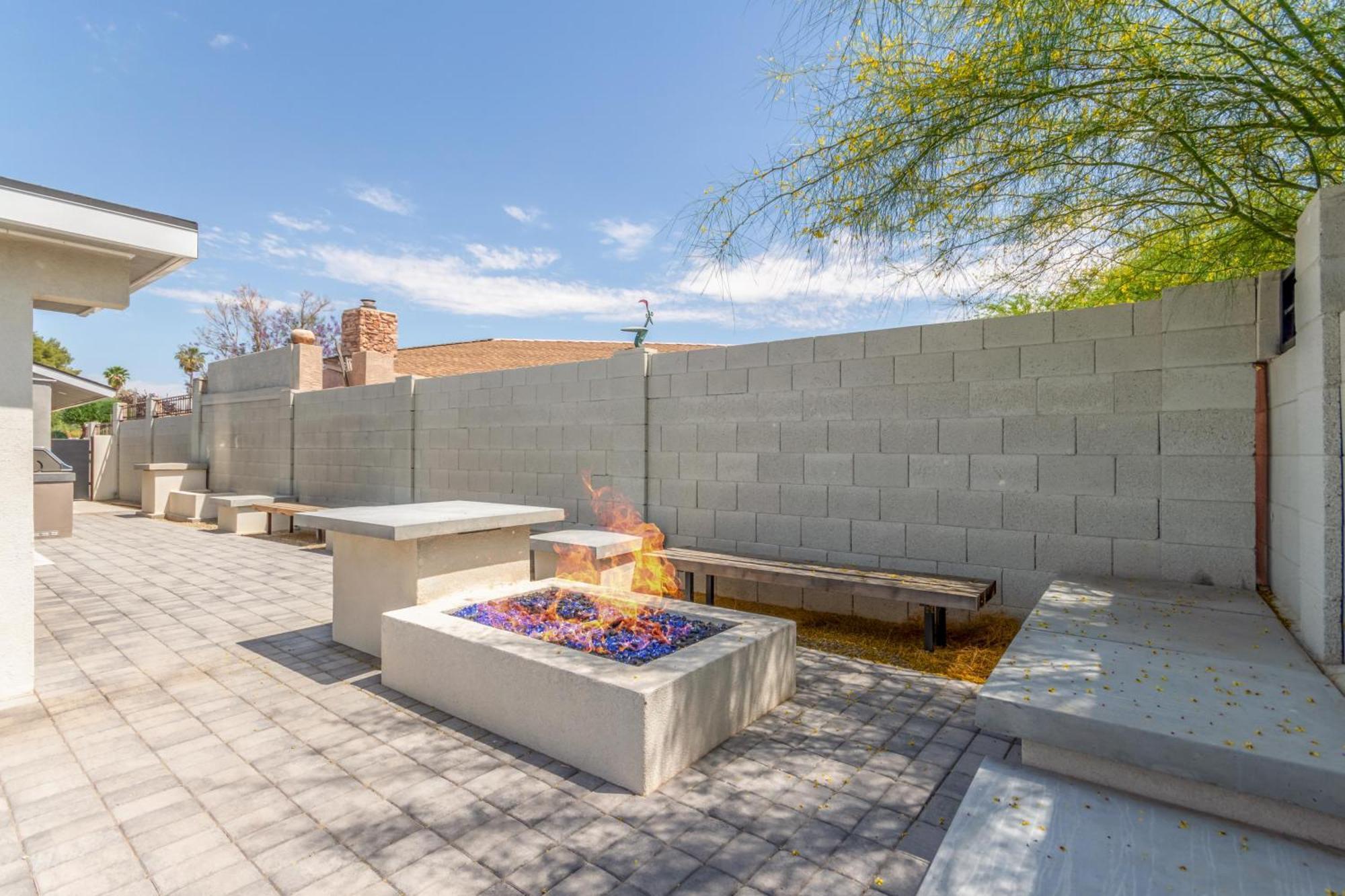 Desert Daze - Pool Heat Available - Fire Pit & Canal Access * Scottsdale