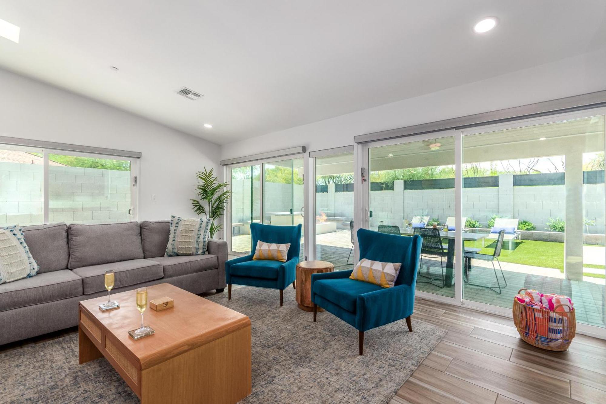 Desert Daze - Pool Heat Available - Fire Pit & Canal Access Holiday home Scottsdale