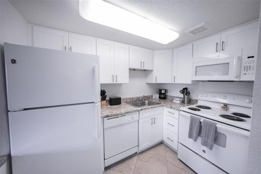 145 Fully Furnished 1br Suite-pet Friendly *