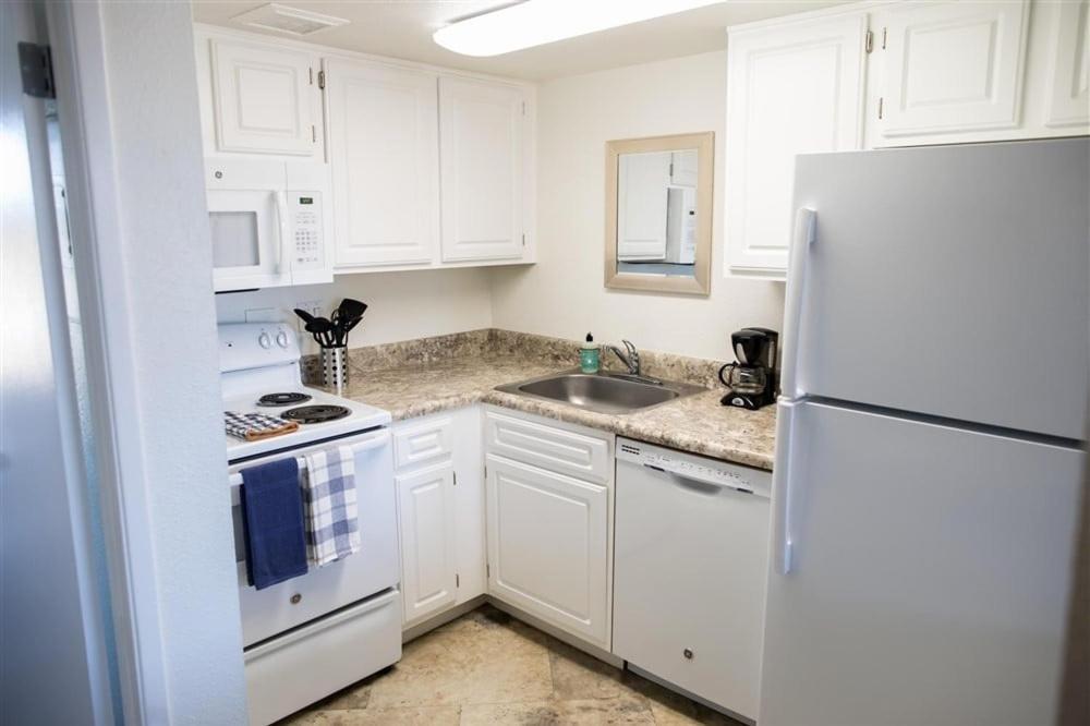 Apartment 137 Fully Furnished, Amenities Galore *