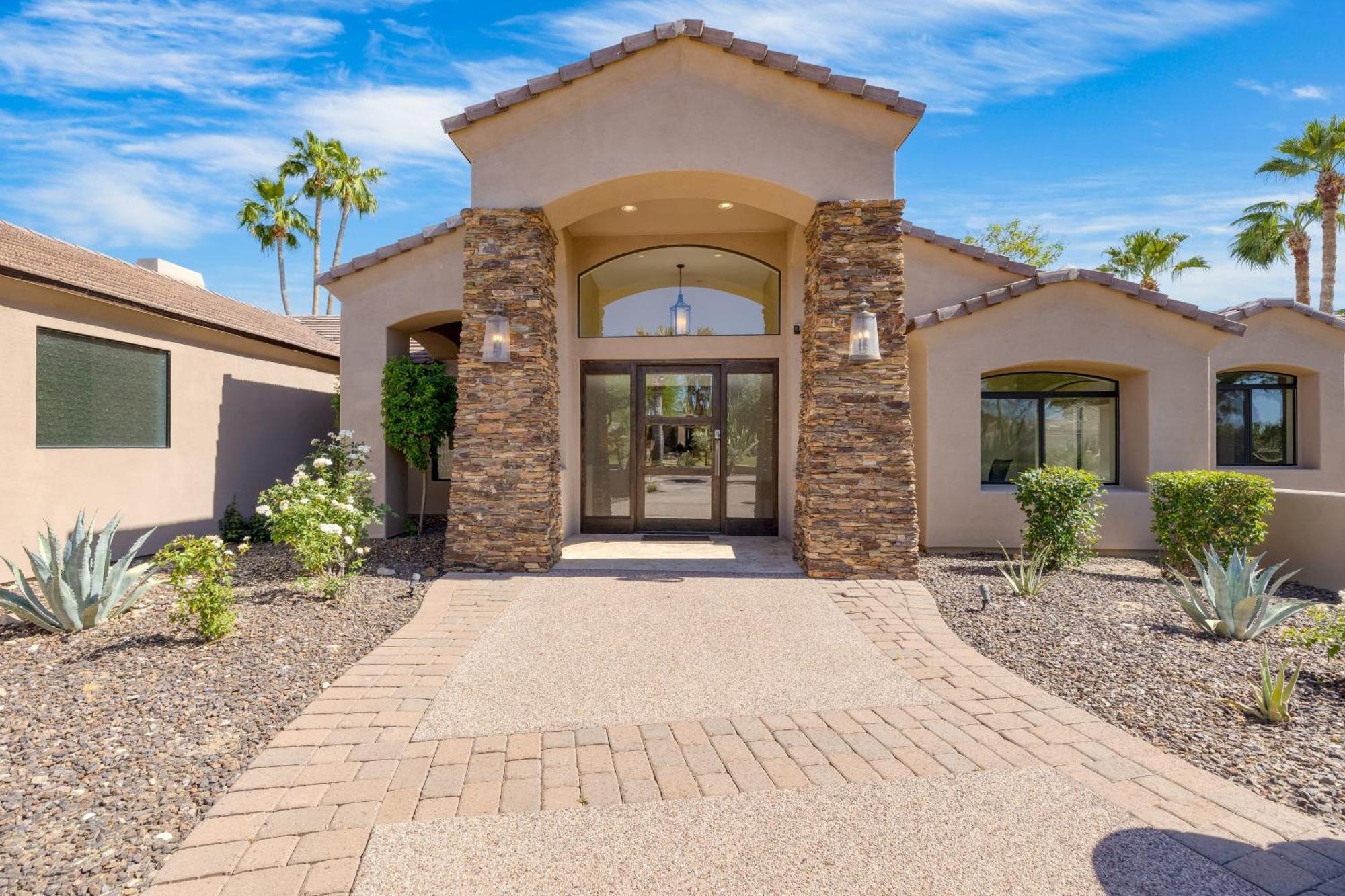 Desert Splash By Avantstay Pool Hot Tub Firepit Holiday home Scottsdale