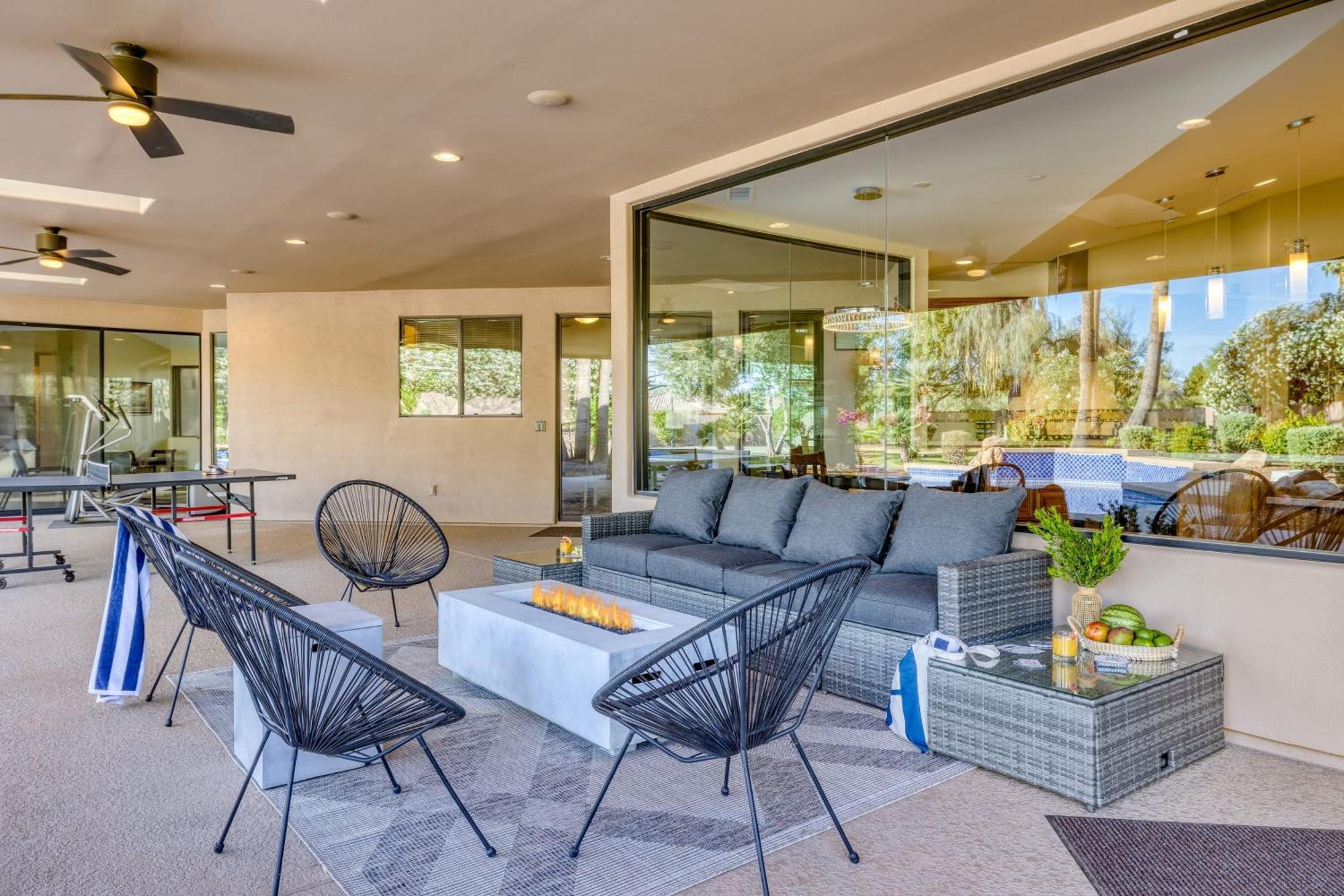 Holiday home Desert Splash By Avantstay Pool Hot Tub Firepit