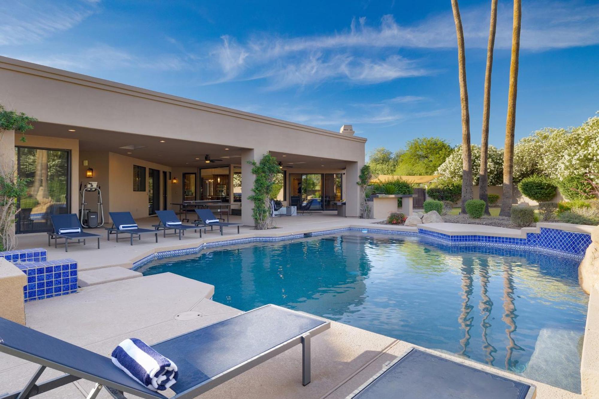 Desert Splash By Avantstay Pool Hot Tub Firepit Holiday home Scottsdale