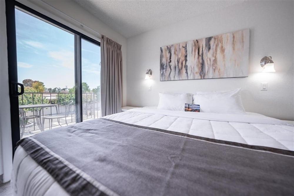 222 Fully Furnished, Wifi Included Apartment Scottsdale
