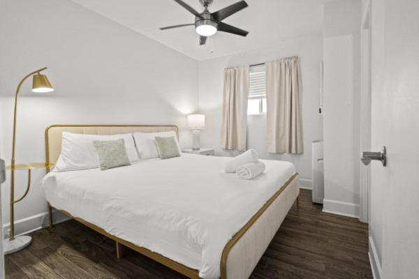 Luxe 1b1b With Pool Access And Free Parking Apartment *