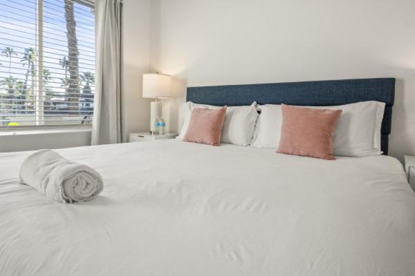 Apartment Modern Escape - King Bed, Pool, Parking *