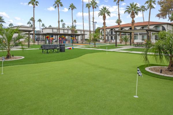 Modern Escape - King Bed, Pool, Parking Scottsdale