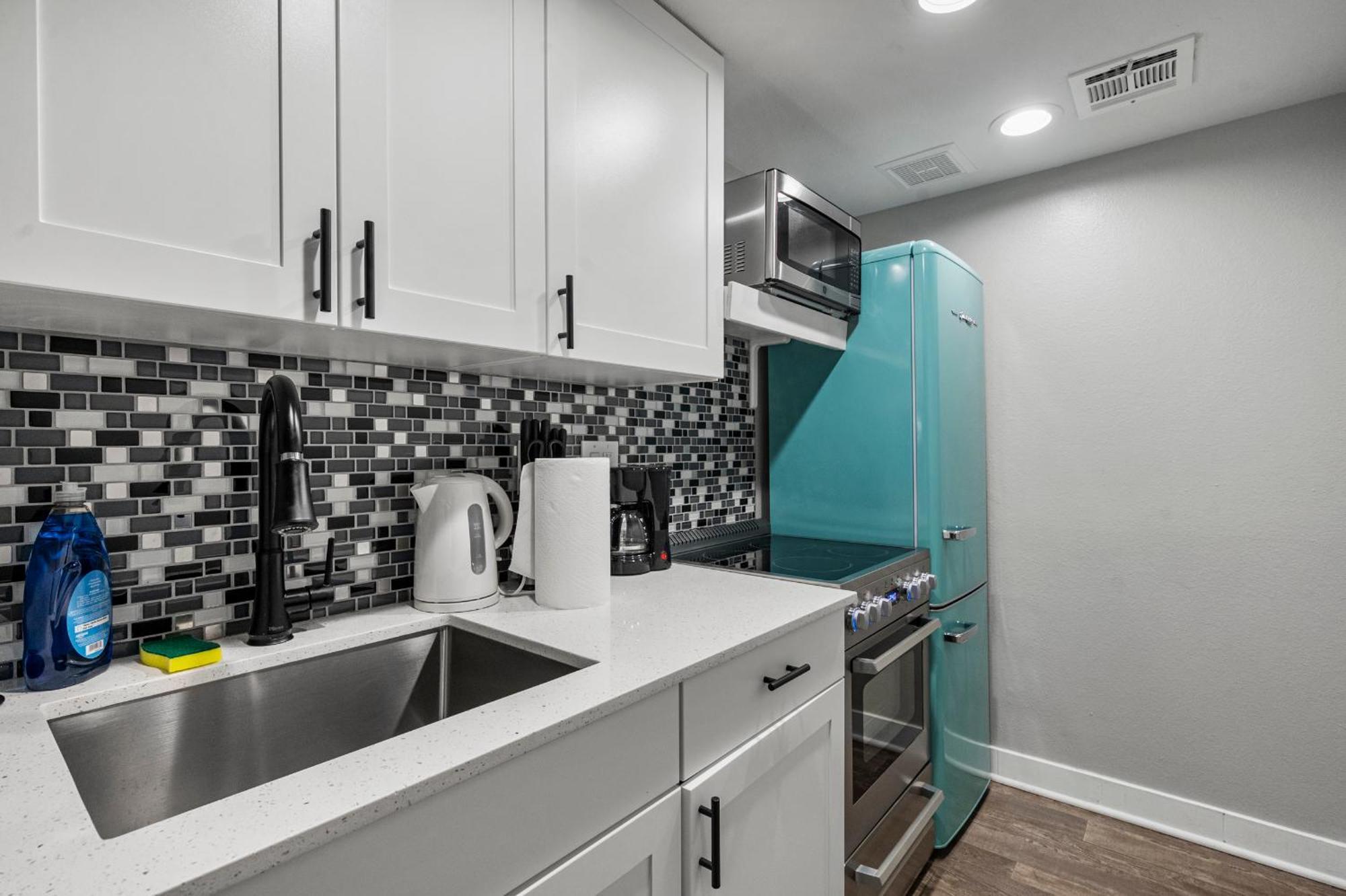 Stylish Getaway With Pool Access Apartment Scottsdale