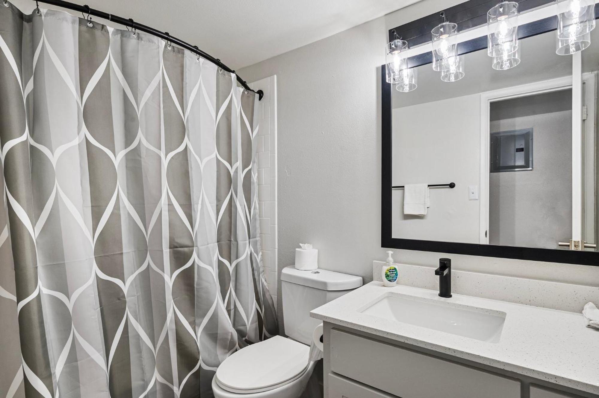 Apartment Comfy And Relaxing 2b2b Hideaway In With Free Parking Scottsdale