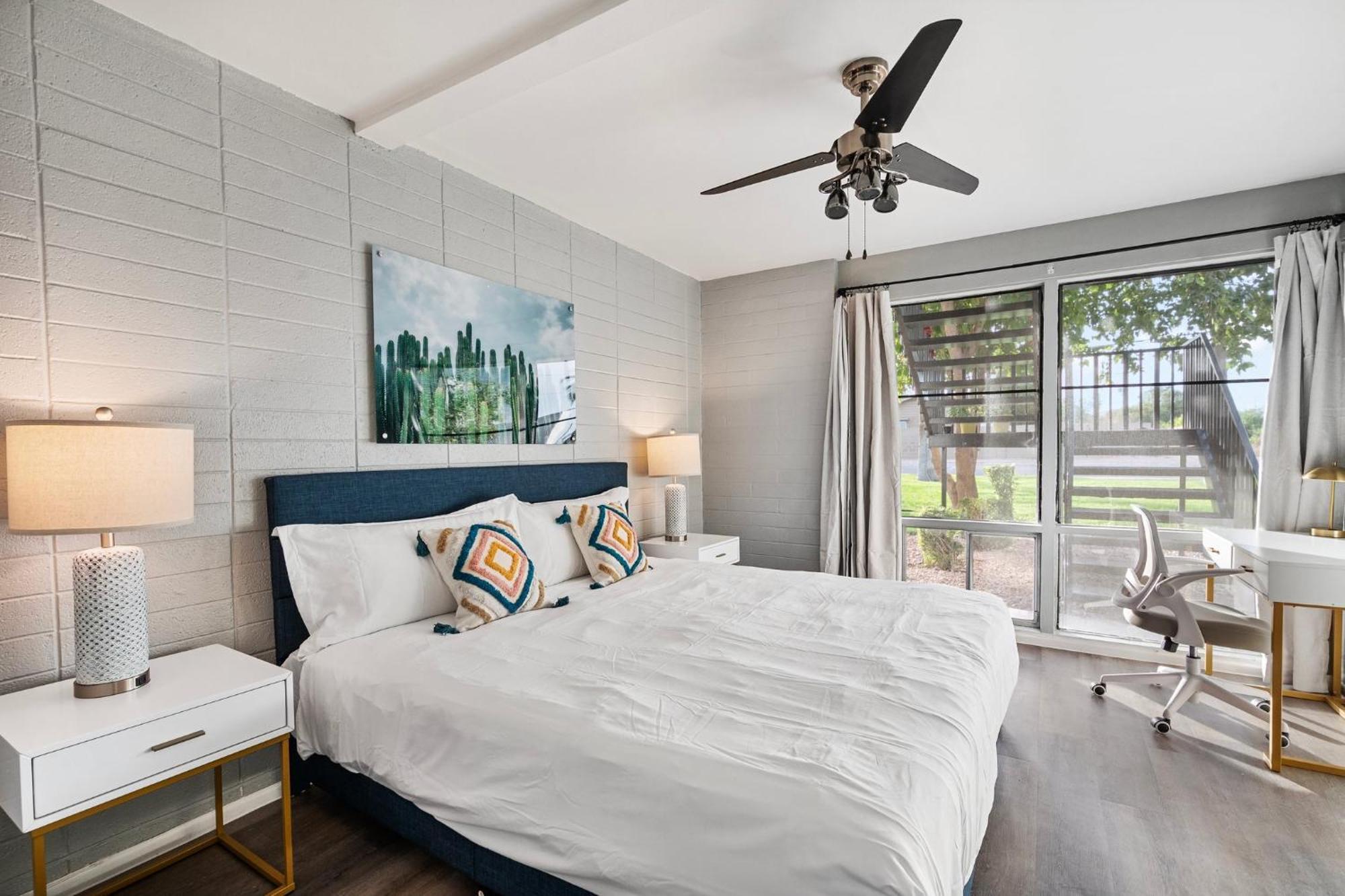 Modern 1b1b Escape In Apartment Scottsdale