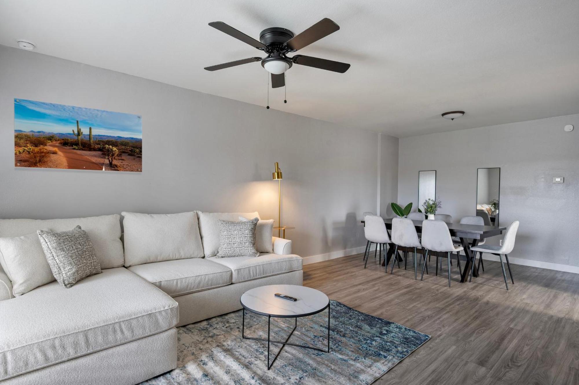Stylish 3b2b Haven In With Free Parking Apartment *