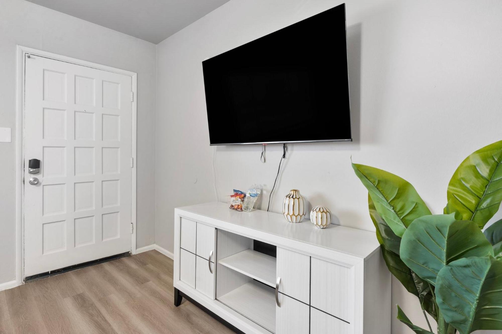 Modern 2b1b Hideaway In Old Town Apartment *