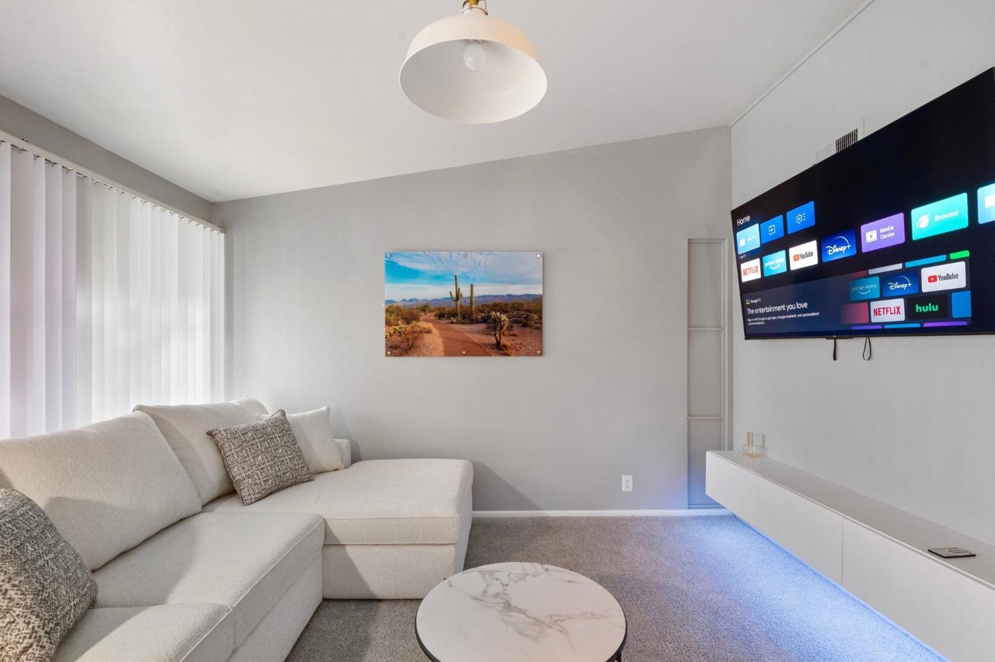 Stylish 2b2b With Free Parking Scottsdale
