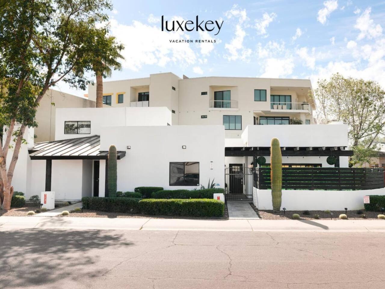 489 Massive 5 Bedroom Walk To Old Town * Scottsdale