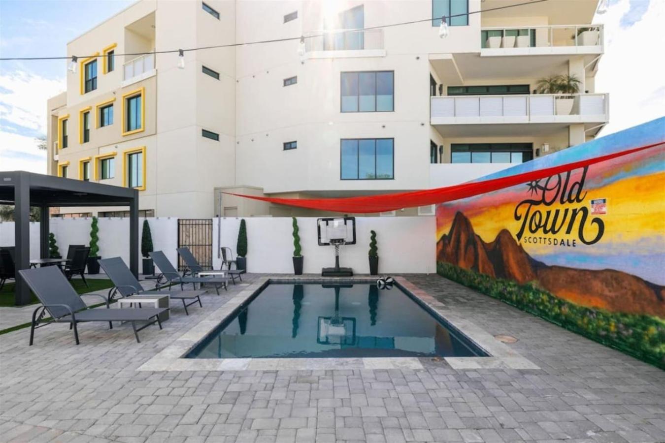 Holiday home 489 Massive 5 Bedroom Walk To Old Town