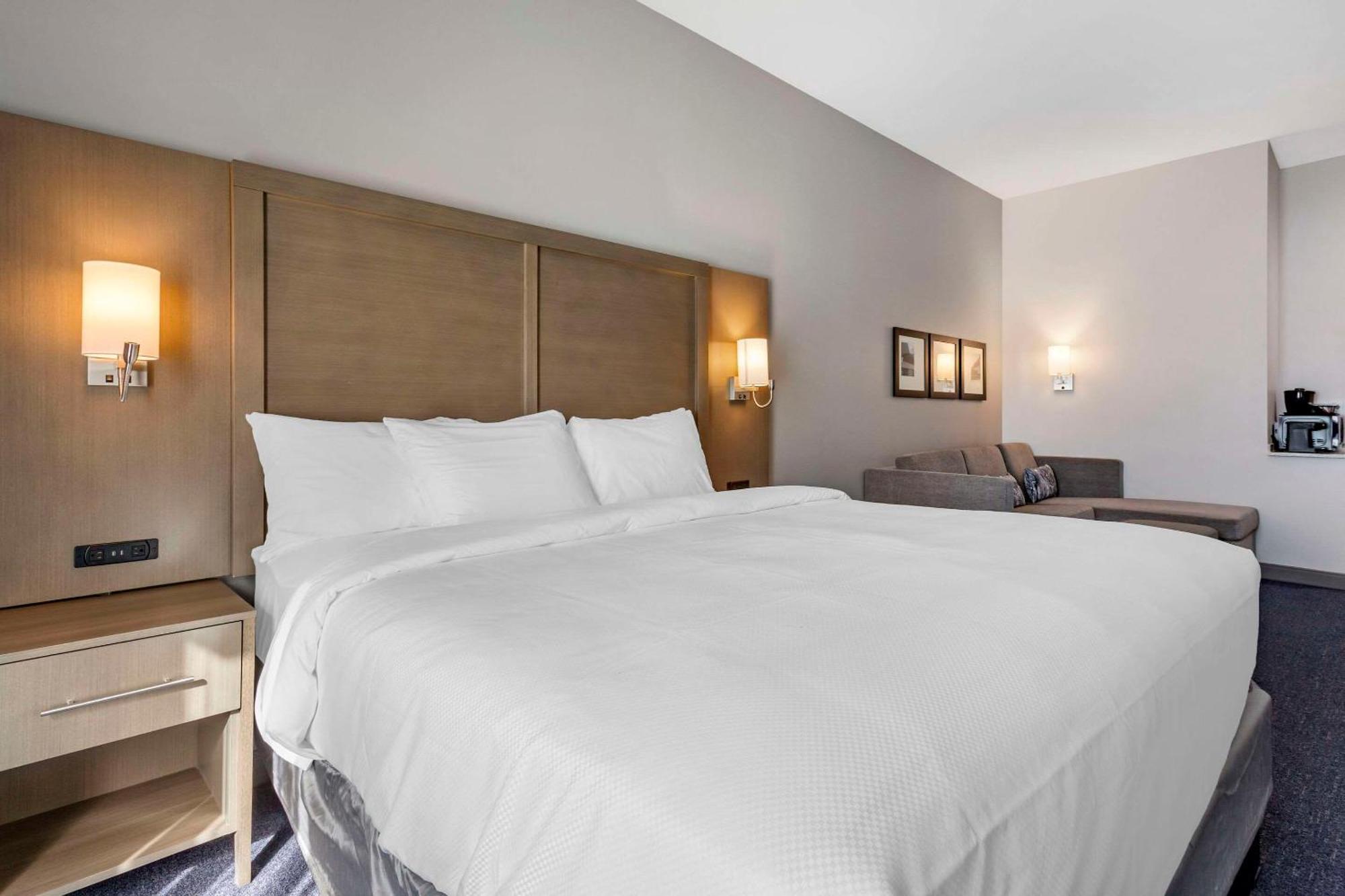 Hotel Comfort Talking Stick Entertainment District