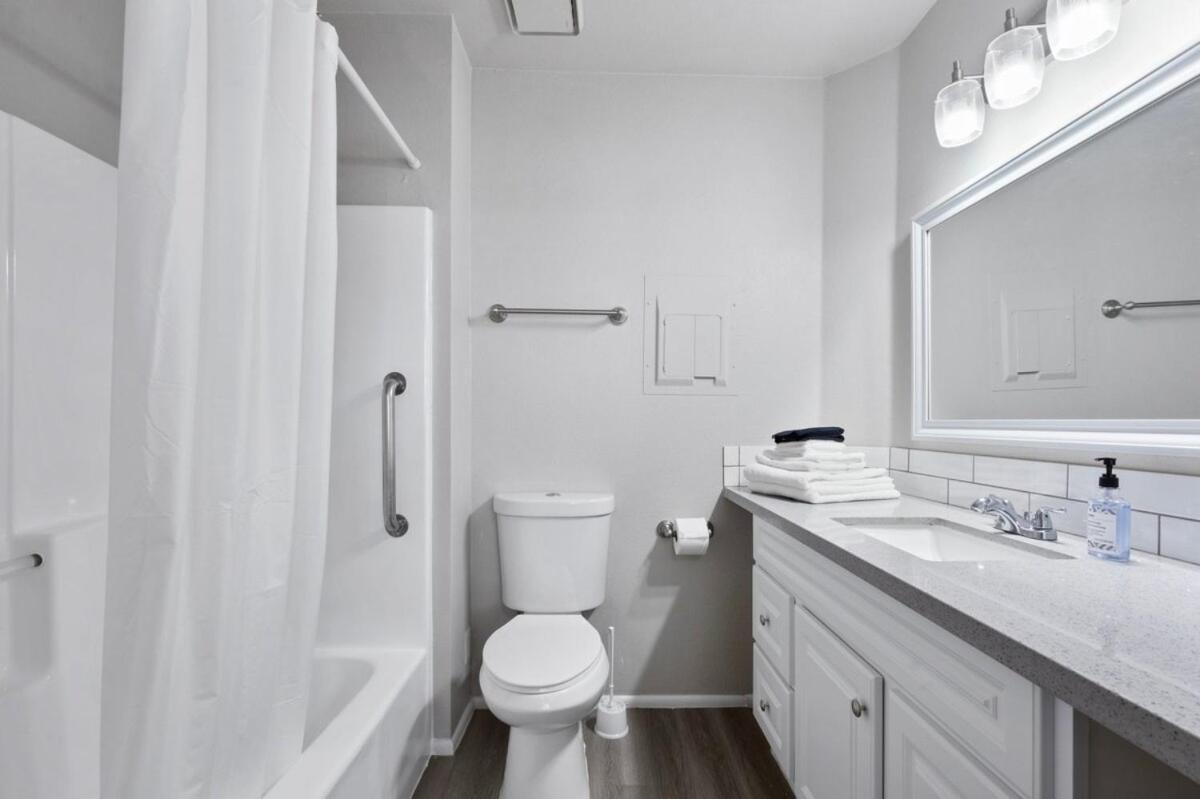 Elegant 1b1b Escape In Old Town Apartment Scottsdale