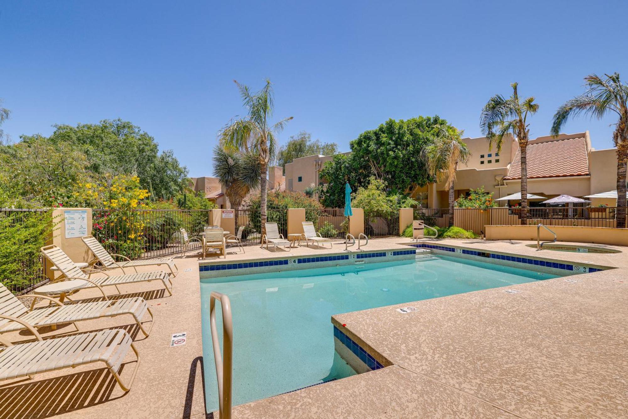 Chic Townhome With Patio And Pool Access! Holiday home Scottsdale