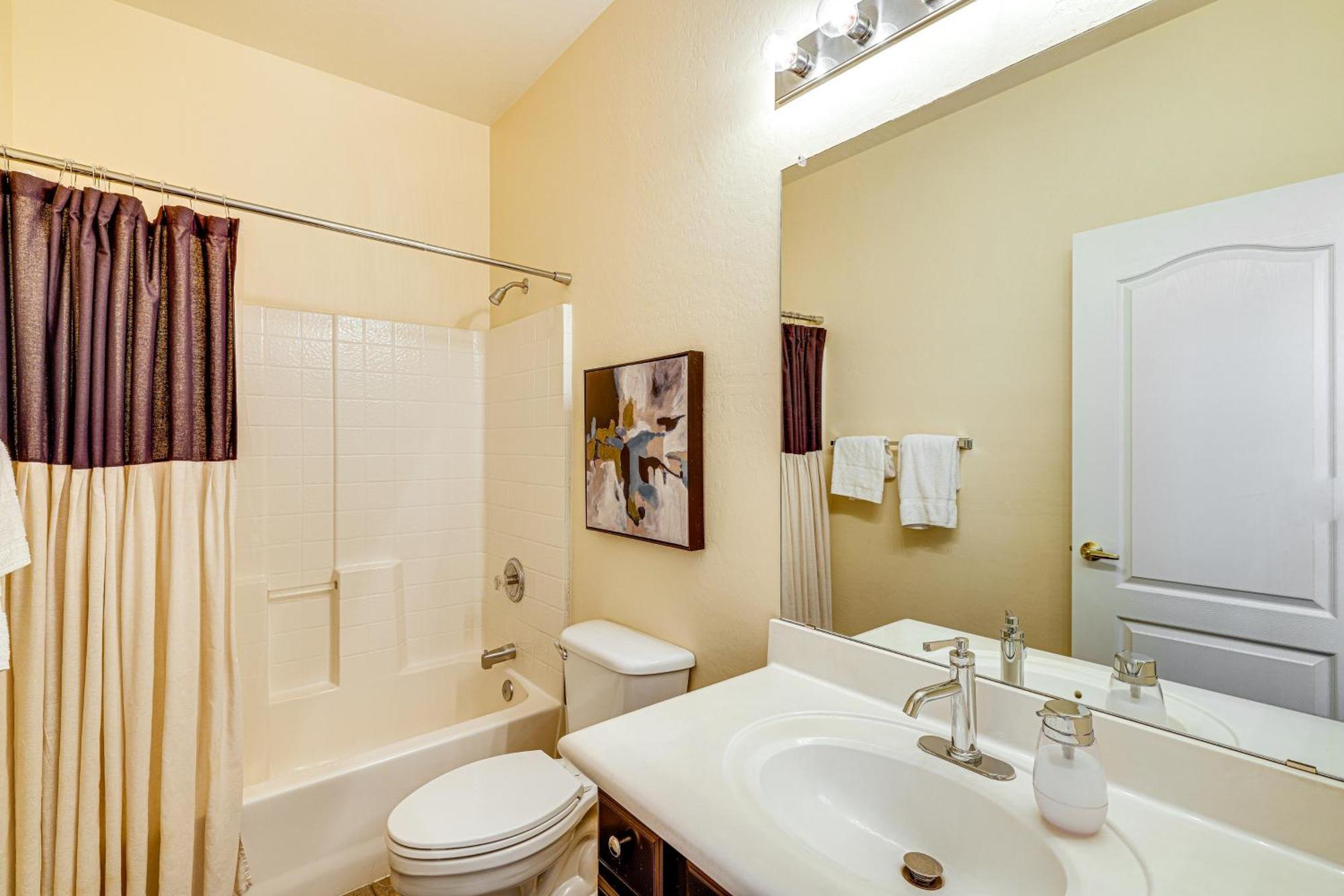 Chic Townhome With Patio And Pool Access! *