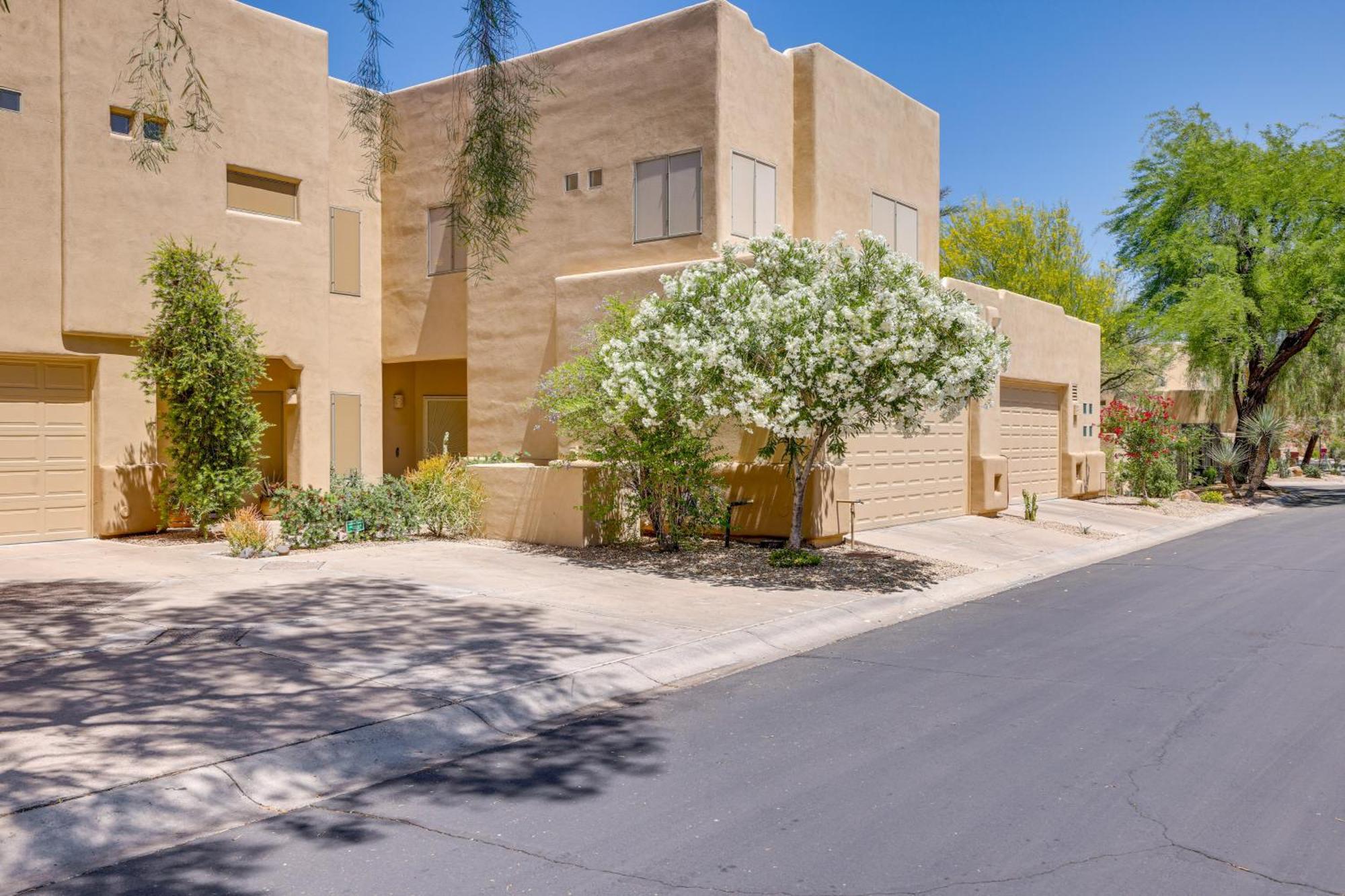 Chic Townhome With Patio And Pool Access! Holiday home *
