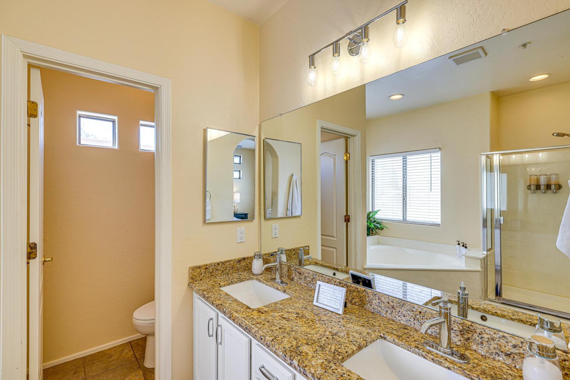 Holiday home Chic Townhome With Patio And Pool Access! *