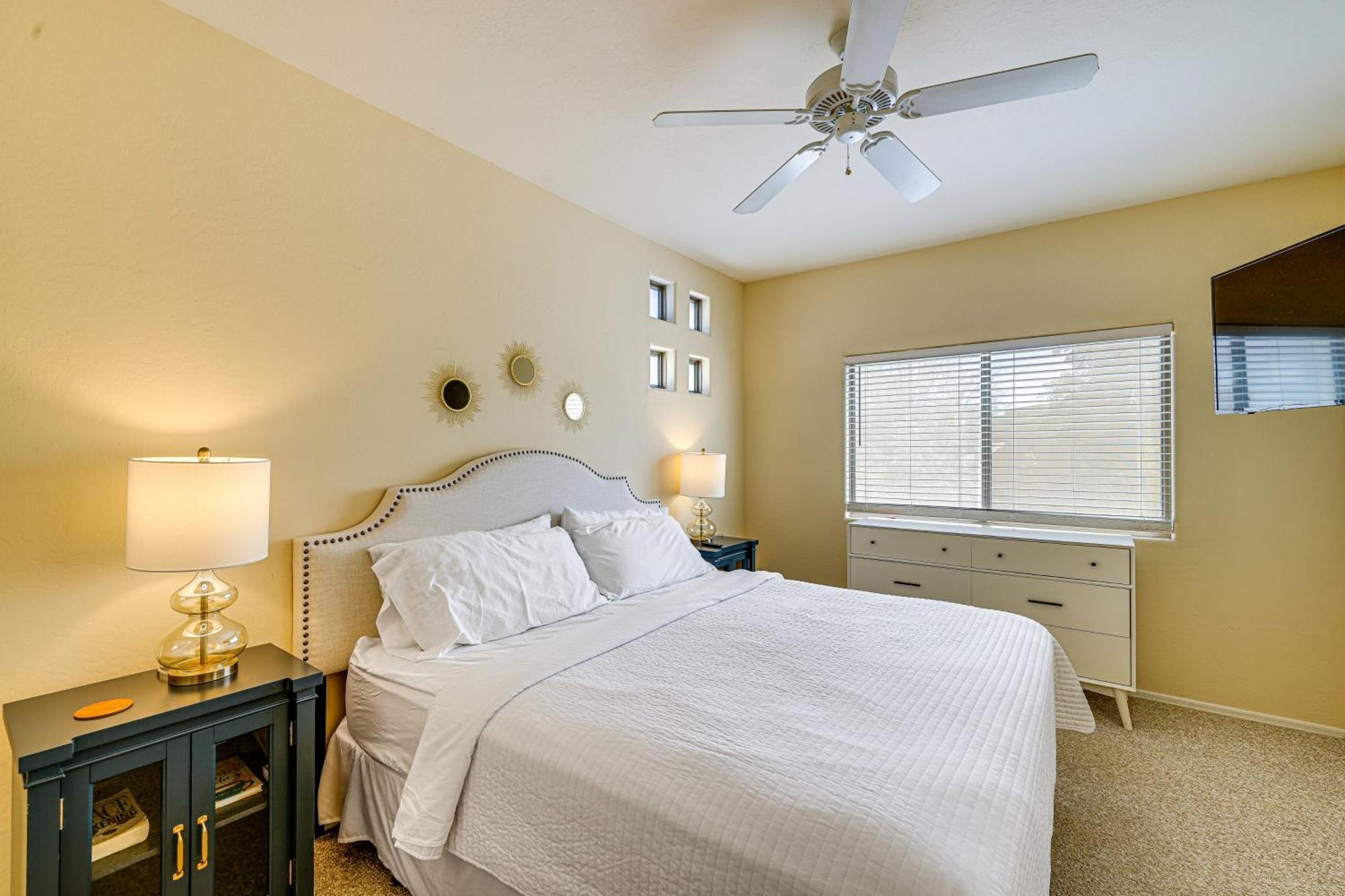 Holiday home Chic Townhome With Patio And Pool Access! *