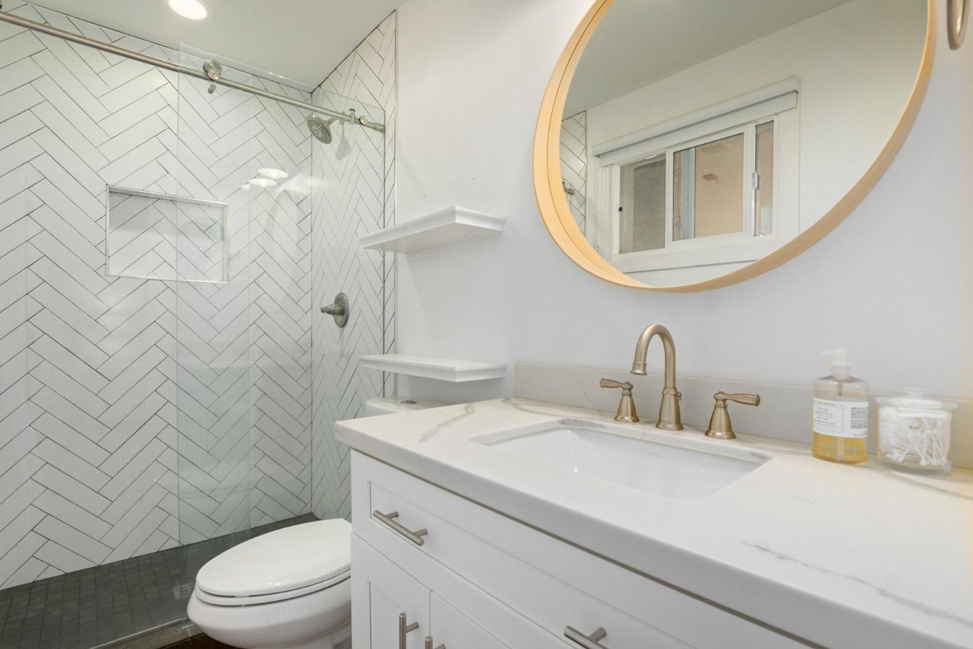 New Remodel In The Heart Of Holiday home *