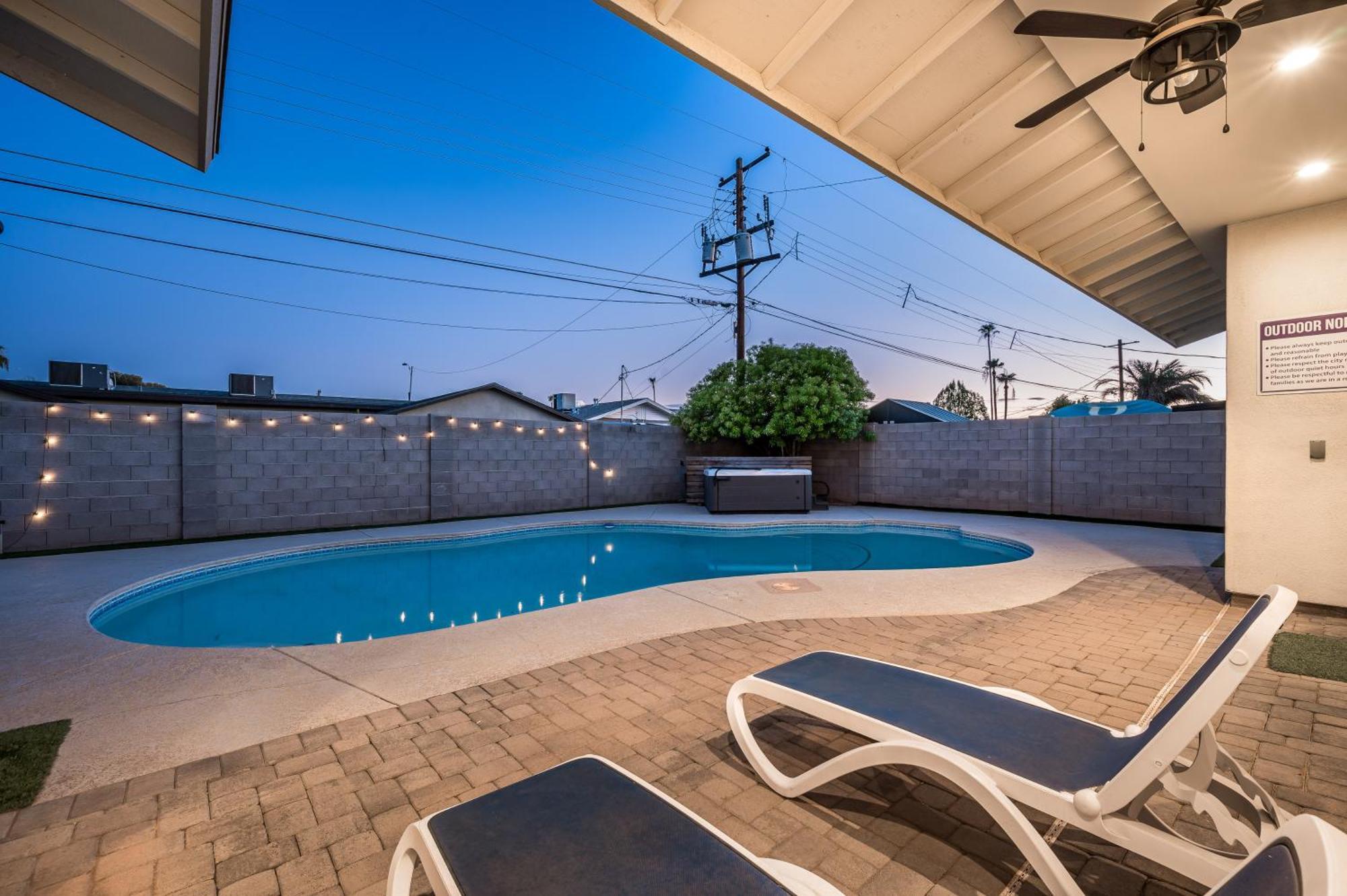 Endless Entertainment And 1.5 Miles From Old Town At Sunbaked Terrace Holiday home *