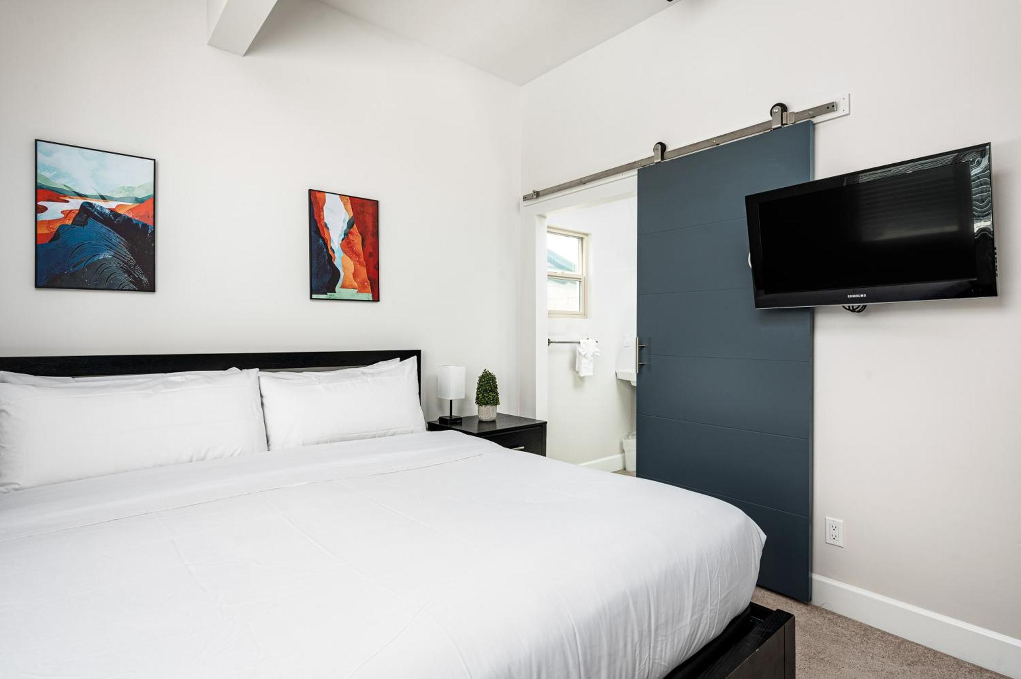 Endless Entertainment And 1.5 Miles From Old Town At Sunbaked Terrace Holiday home Scottsdale