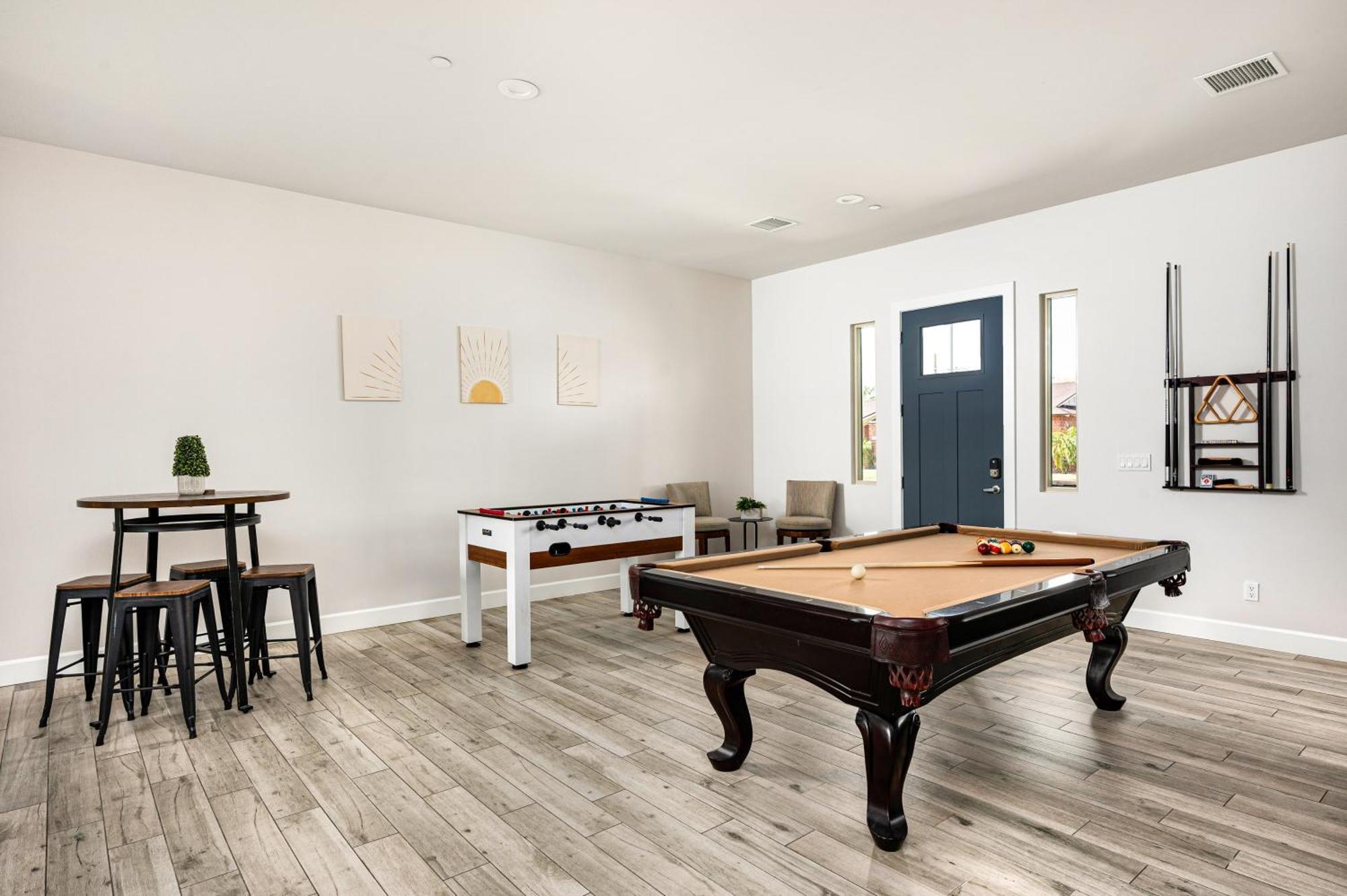 Endless Entertainment And 1.5 Miles From Old Town At Sunbaked Terrace Scottsdale