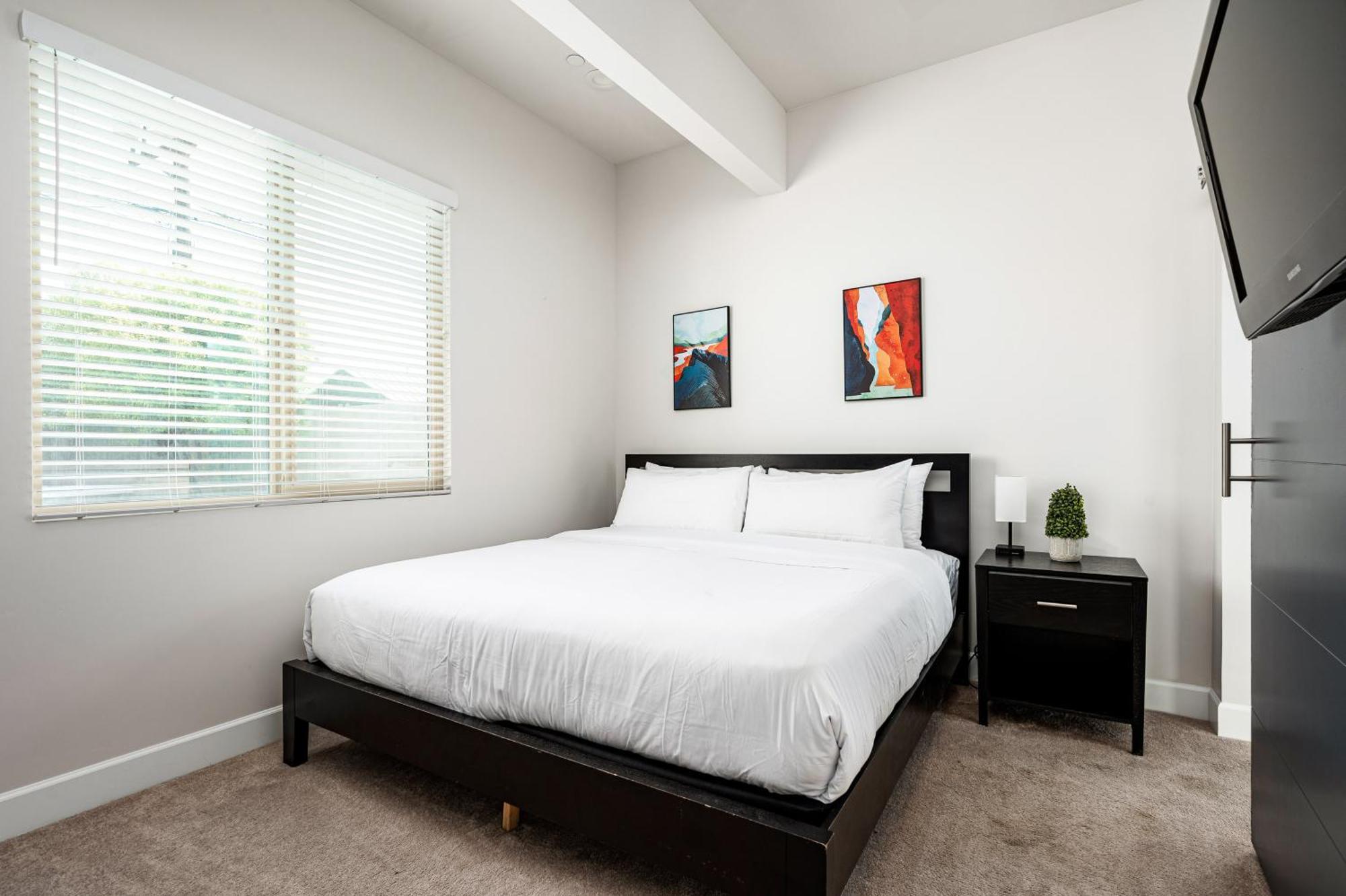 Endless Entertainment And 1.5 Miles From Old Town At Sunbaked Terrace Scottsdale
