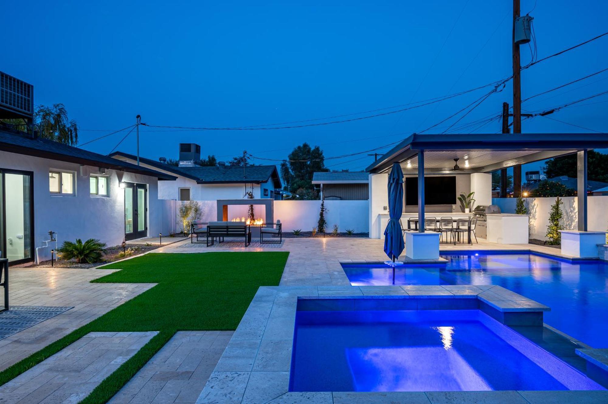 Swim Up To Cooking Entertainment Play Corn Hole And Relax By The Fire At Cascada *