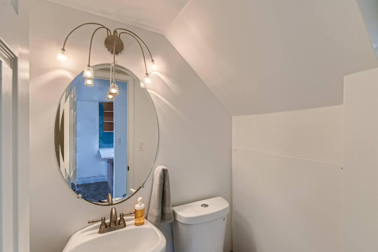 2bd-close To Airportitvwifopenkitchen-pool Apartment *