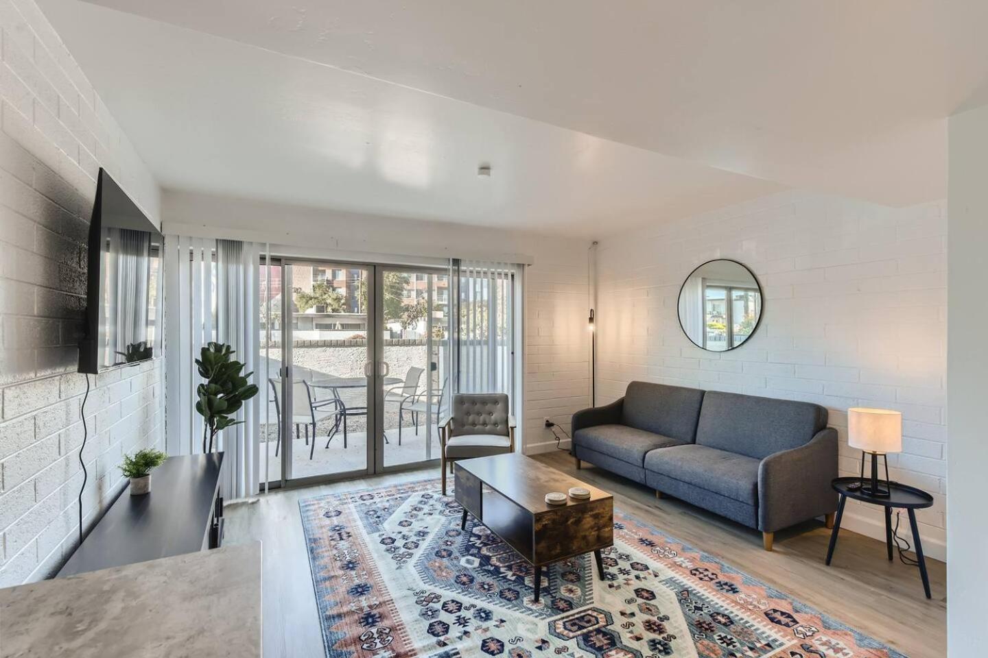Apartment 2bd-close To Airportitvwifopenkitchen-pool *