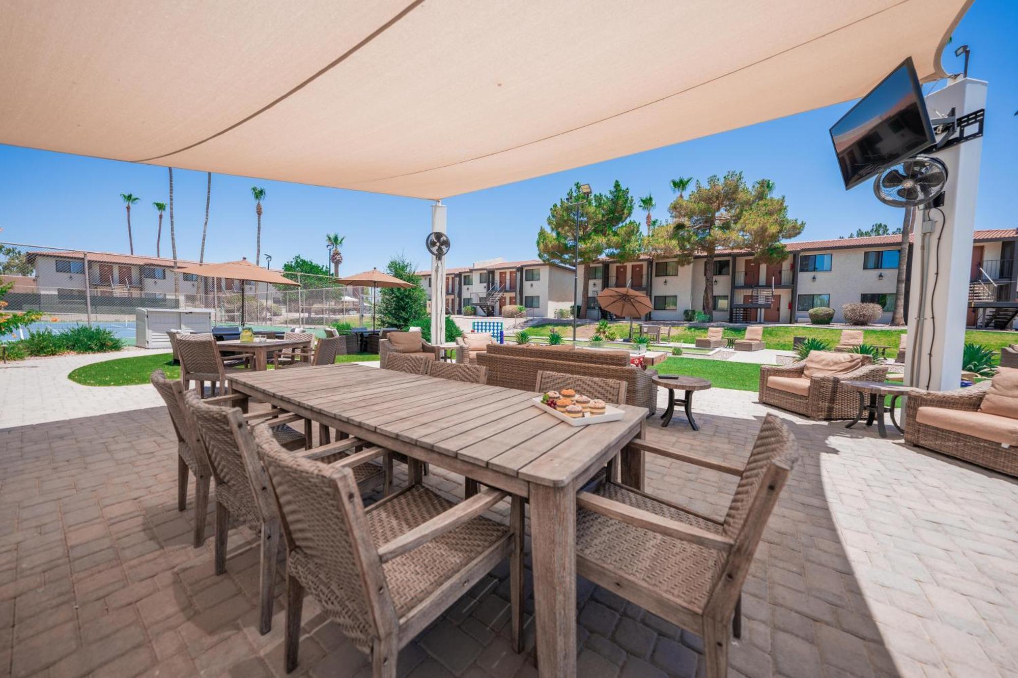139 Fully Furnished, Amenities Galore Apartment *