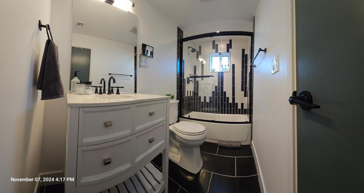 5 Bdr 4 Bth Walk To Old Town 12 Min Airport Pool Table *
