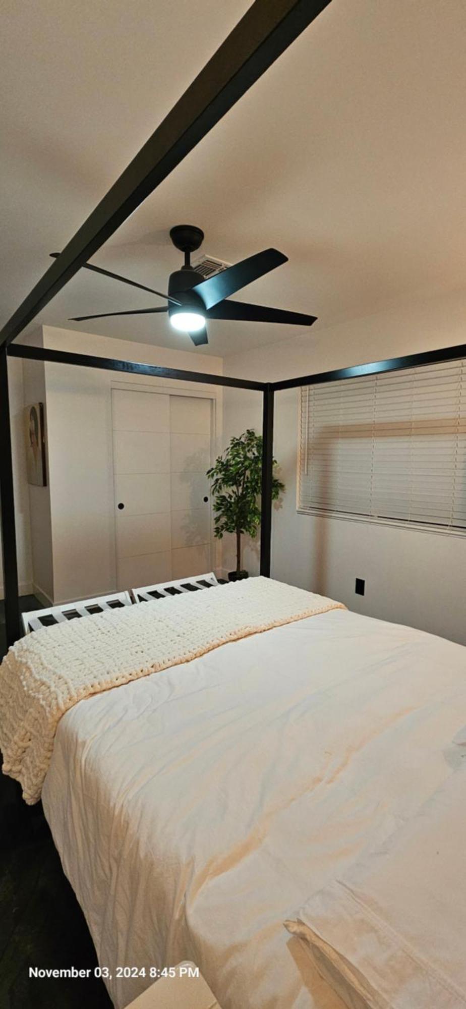 Holiday home 5 Bdr 4 Bth Walk To Old Town 12 Min Airport Pool Table *