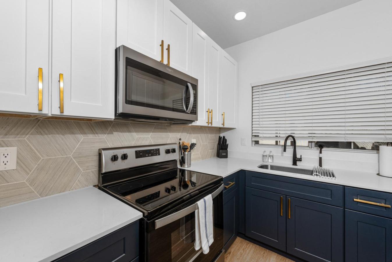Family Friendly Pool Bbq Area Apartment