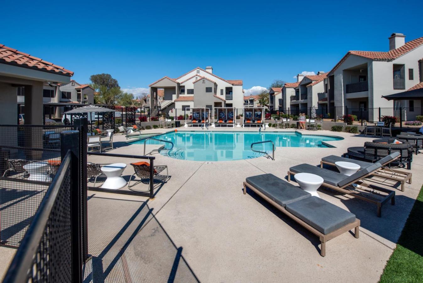 Apartment Family Friendly Pool Bbq Area Scottsdale