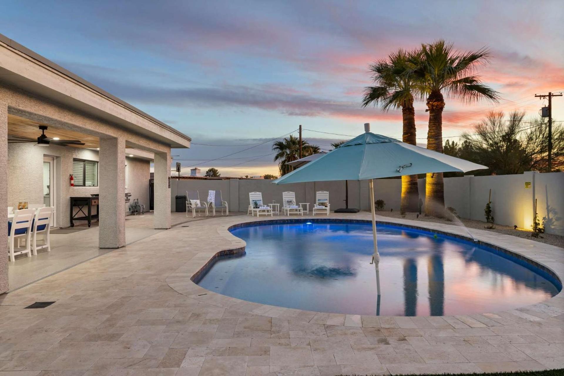 Desert Willow - Pool Pickleball Basketball Court Firepit & Putting