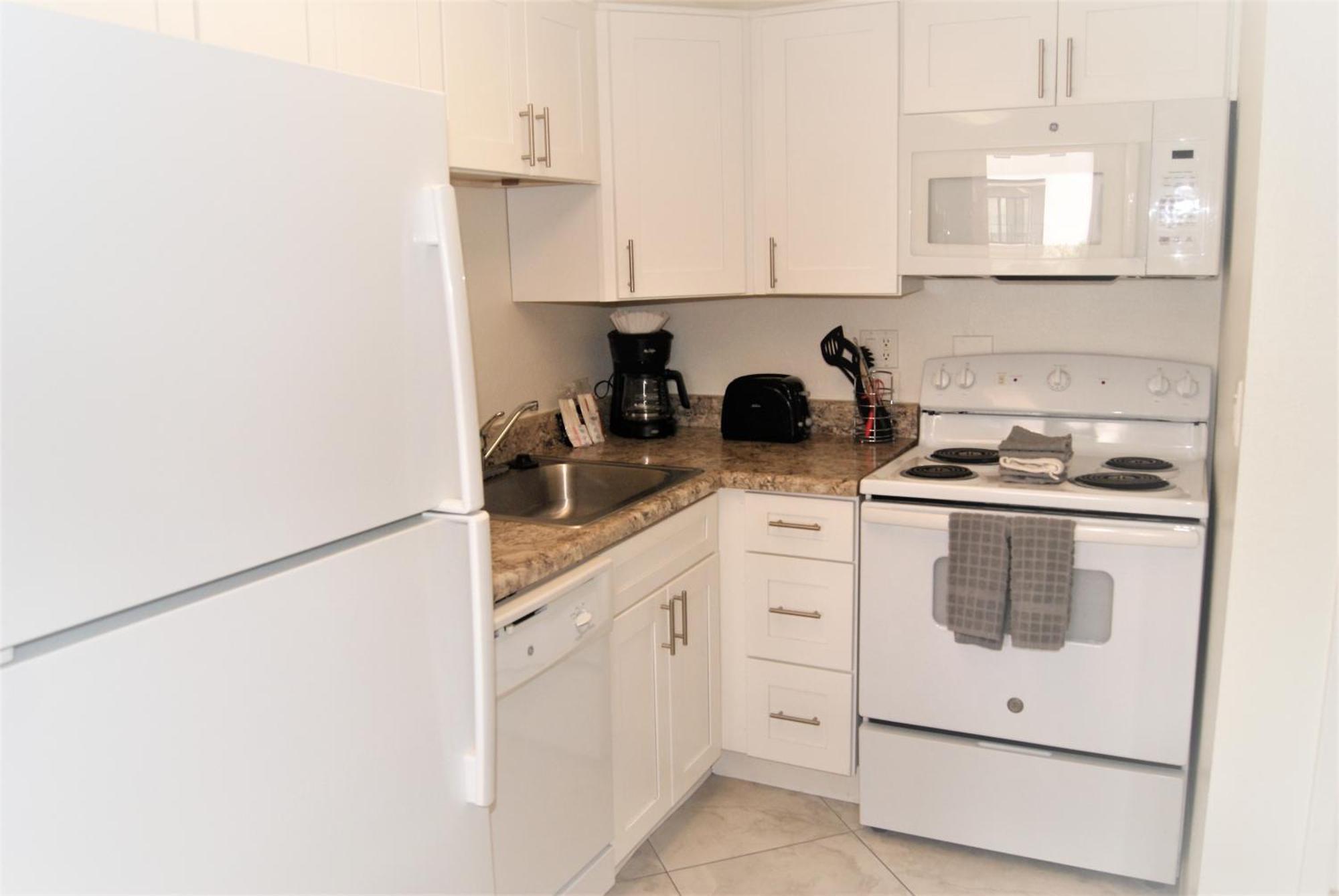 230 Fully Furnished 1br Suite-prime Location Scottsdale