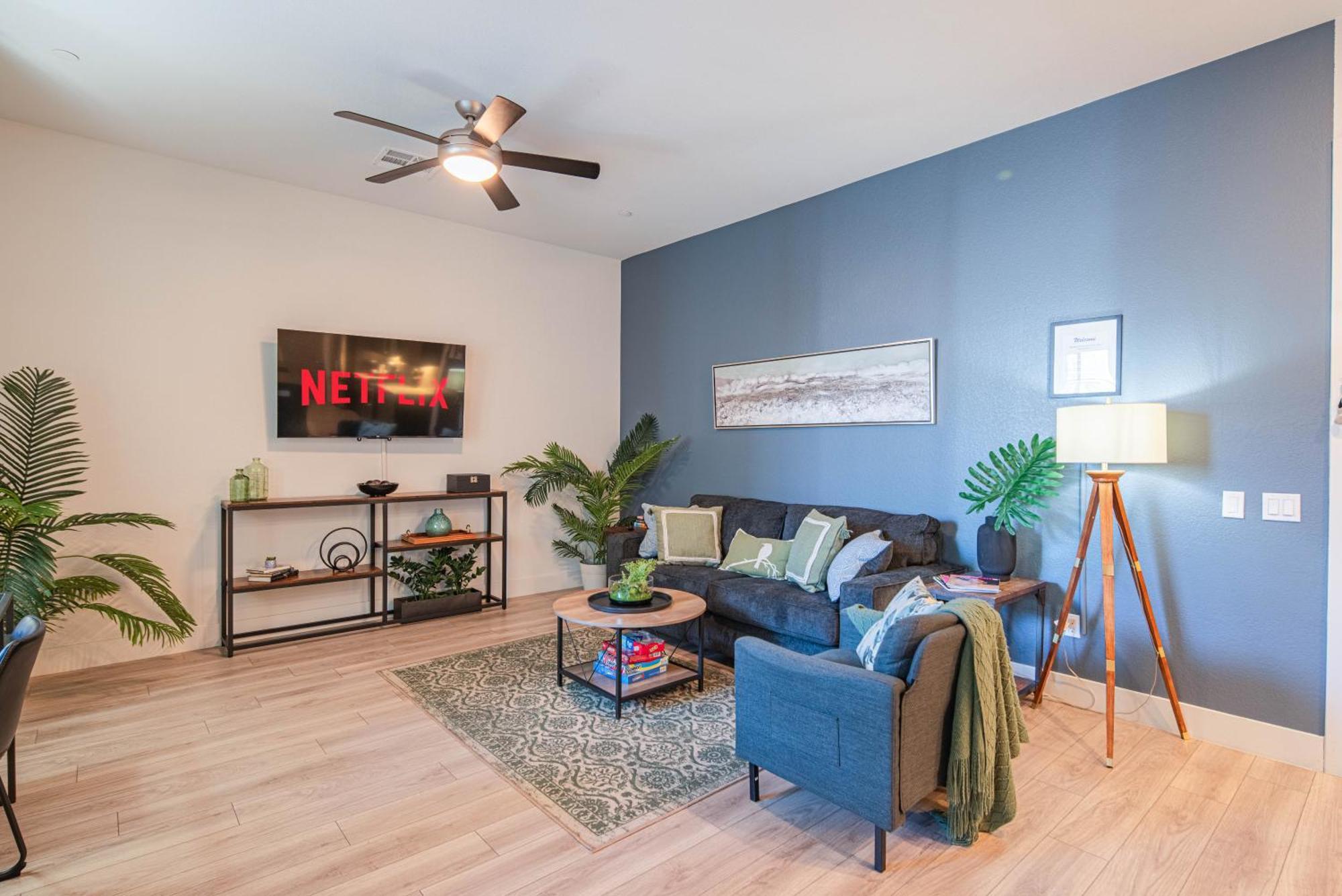 Apartment Walk Score 81-shopping District-king Bed-parking - G4004