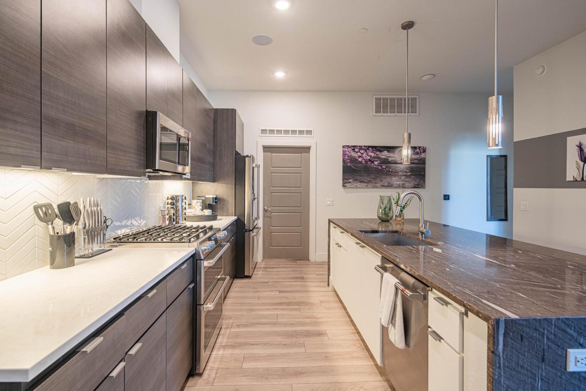 Apartment Walk Score 81-shopping District-king Bed-parking - G4004 Scottsdale