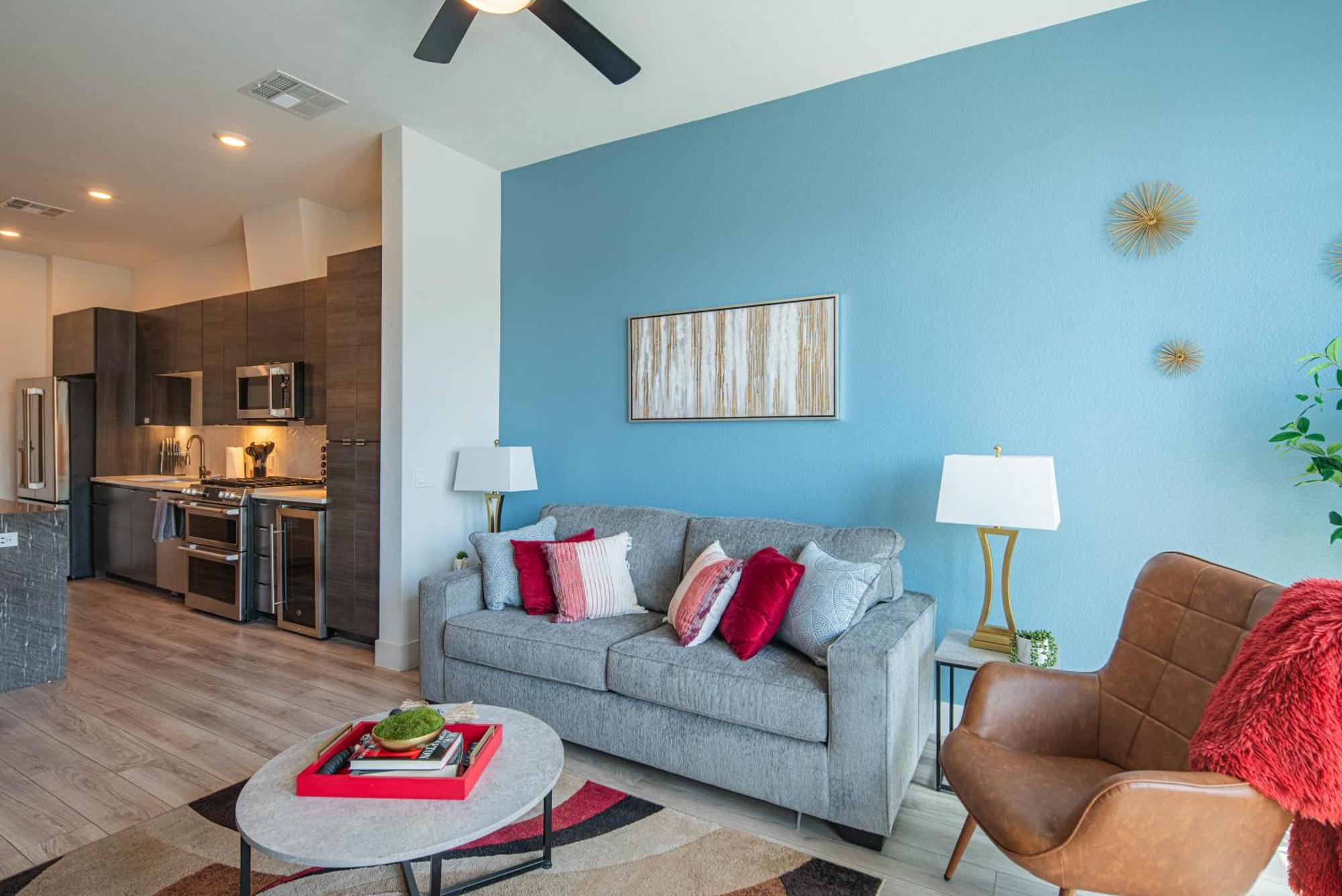 Private Rooftop Terrance-walk Score 81-shopping District-king Bed-parking 4003 Scottsdale